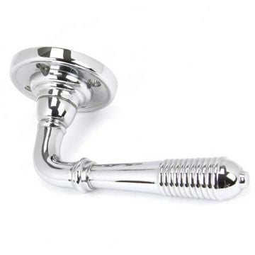 Reeded Lever Handle on Round Rose Polished Chrome Plate

