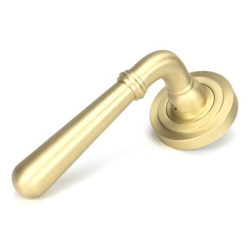 Reeded Bathroom Lever on Backplate Aged Brass Unlacquered