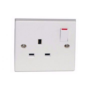 1 Gang 13 amp Switched Socket White